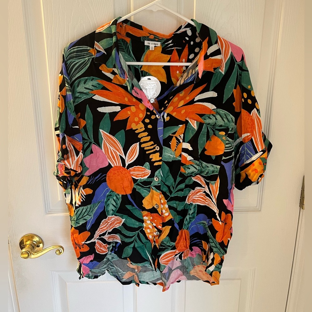 NWT VICI En Crème Tropical Shirt
